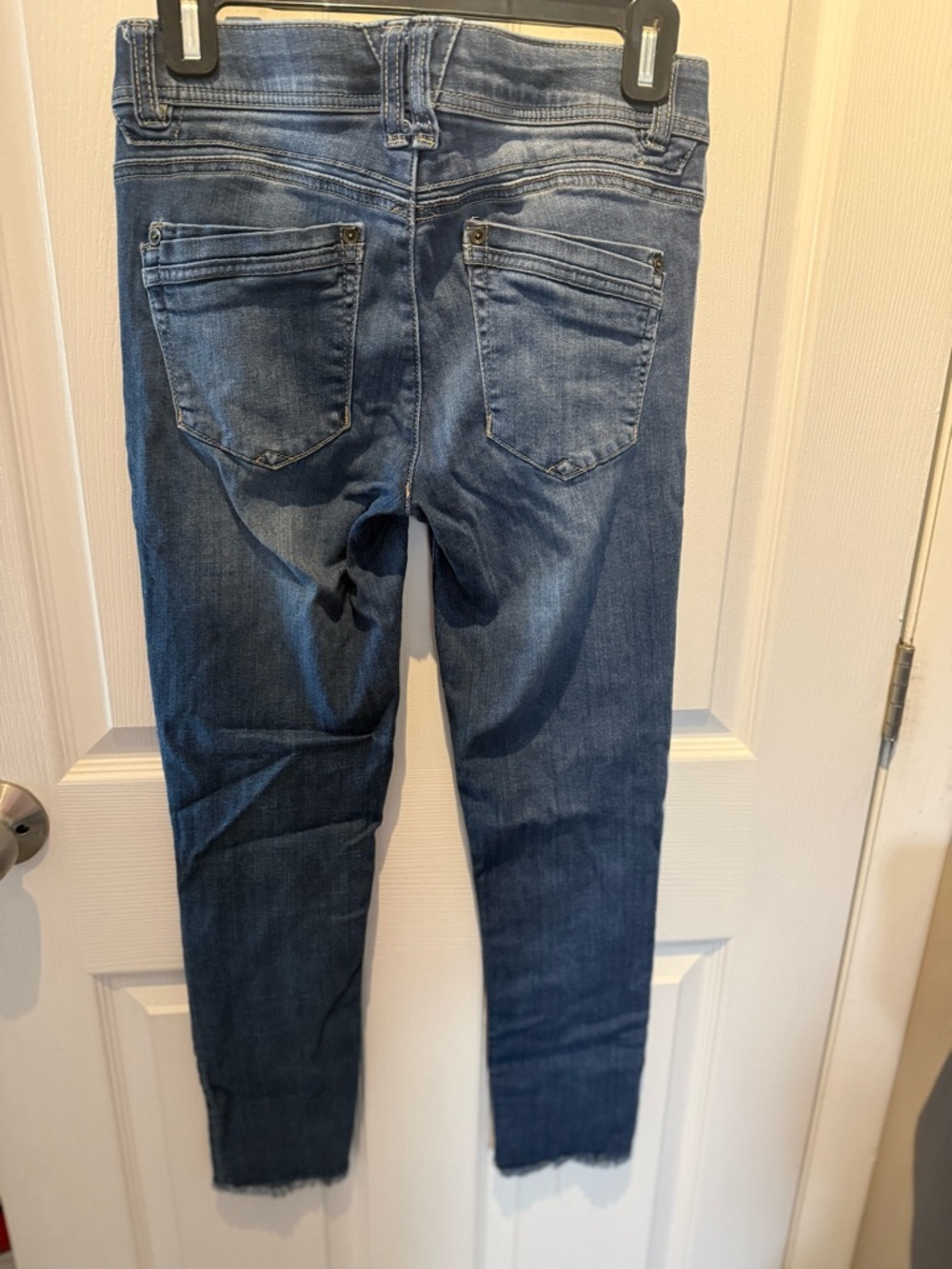 Democracy Womens Size 4 Ab Technology Skinny Jeans Dark/Med Wash Frayed Hem - Picture 7 of 11